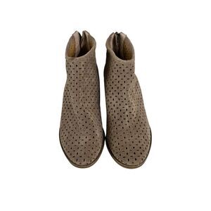 Lucky Brand Taupe Bergyn Boot Women’s Size 8